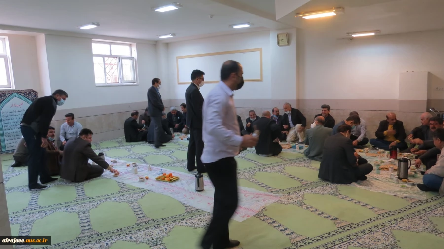 مراسم روح بخش و پرفیض زیارت عاشورا با حضور کارکنان و بازنشستگان دانشکده فنی و حرفه ای شهید رجایی شیراز 6