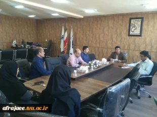 جلسه شورای آموزشی با حضور ریاست و معاونت محترم دانشکده
 4