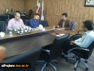 جلسه شورای آموزشی با حضور ریاست و معاونت محترم دانشکده
 5