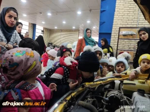 بازدید از مجموعه کارگاهی شهید احمدی روشن توسط خانه های مادر و کودک 2
