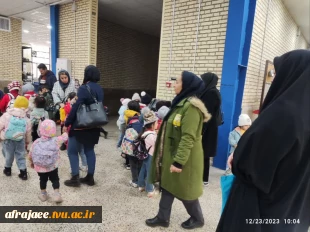 بازدید از مجموعه کارگاهی شهید احمدی روشن توسط خانه های مادر و کودک 5