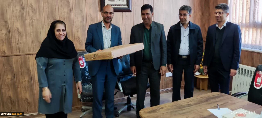 تقدیر از جناب دکتر عابری پژوهشگر و مترجم برتر