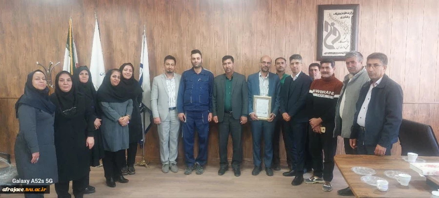 تقدیر از جناب دکتر عابری پژوهشگر و مترجم برتر  8