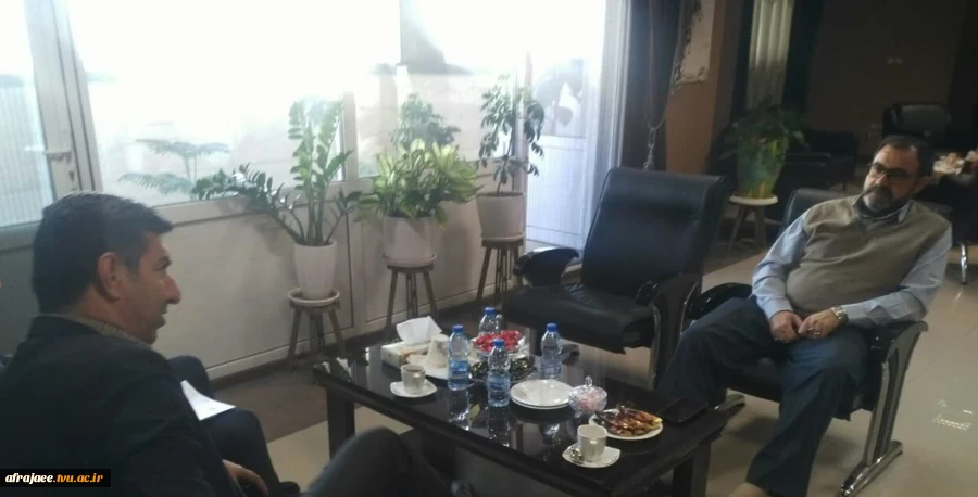 دکتر رحیم امین زاده رئیس دانشکده فنی و حرفه ای شهید رجایی شیراز با فرماندار شهرستان شیراز دیدار و گفتگو کرد 2