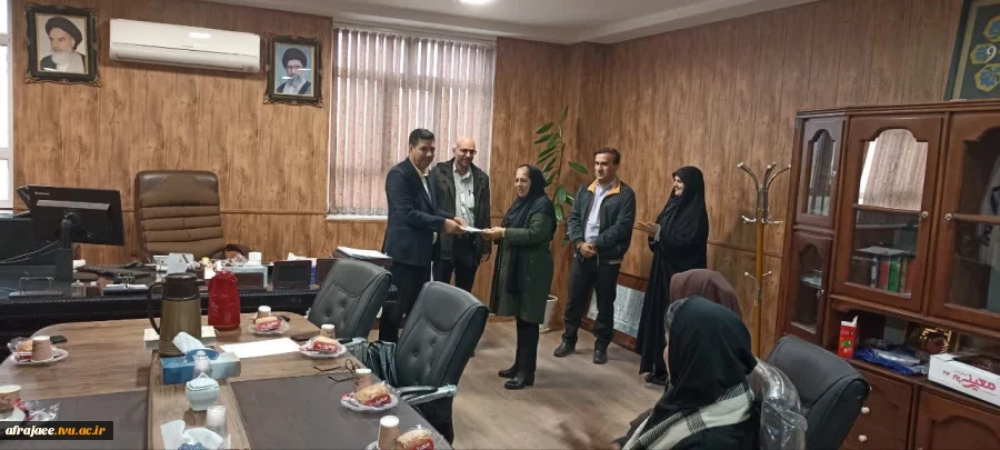 بزرگداشت روز زن و تجلیل از همکاران 4