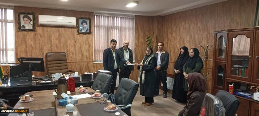 بزرگداشت روز زن و تجلیل از همکاران 5