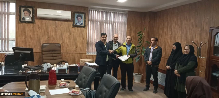 بزرگداشت روز زن و تجلیل از همکاران 7