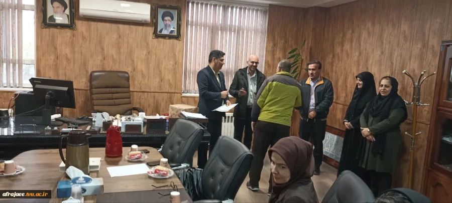 بزرگداشت روز زن و تجلیل از همکاران 8